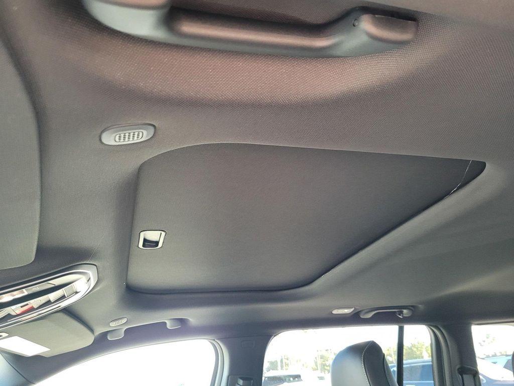 new 2025 Jeep Grand Cherokee car, priced at $40,745