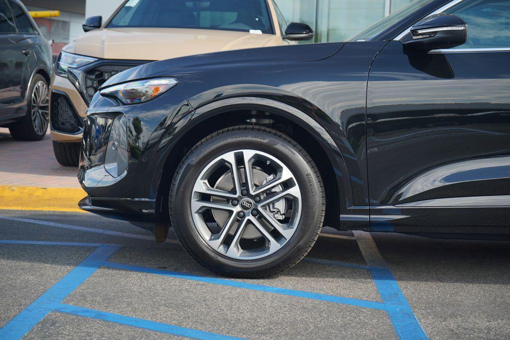 new 2025 Audi Q5 car, priced at $64,040