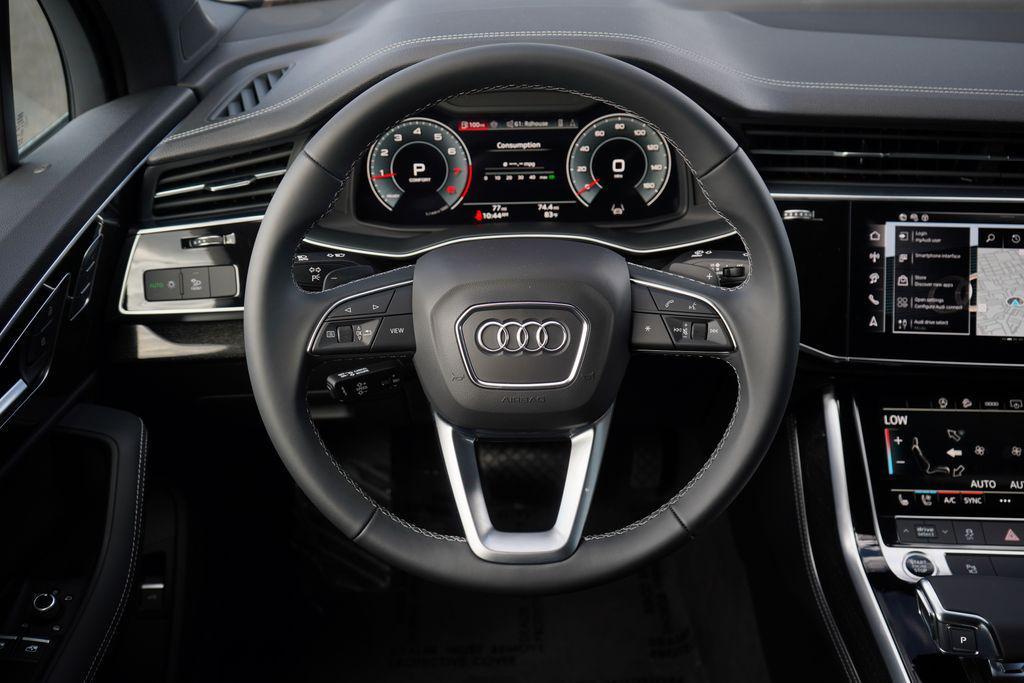 new 2025 Audi Q7 car, priced at $72,360