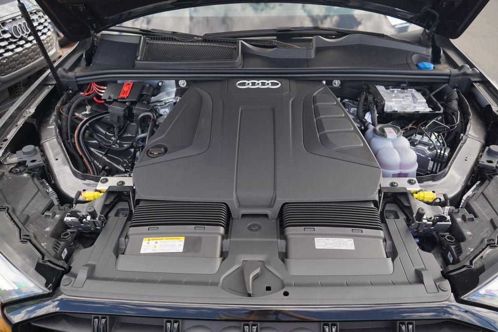 new 2025 Audi Q7 car, priced at $72,360