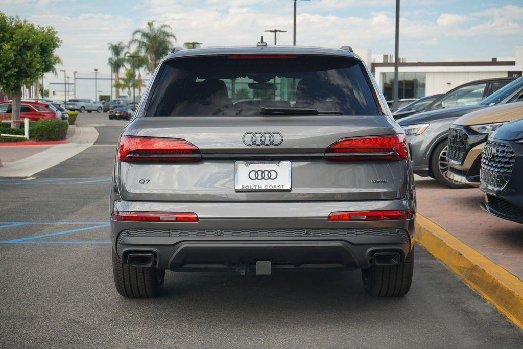new 2025 Audi Q7 car, priced at $72,360