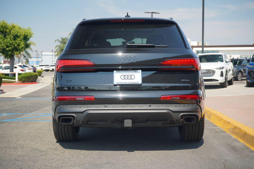 new 2025 Audi Q7 car, priced at $78,570