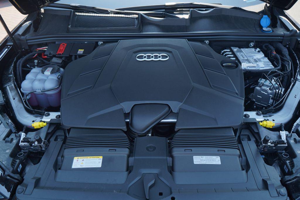 new 2025 Audi Q7 car, priced at $78,570