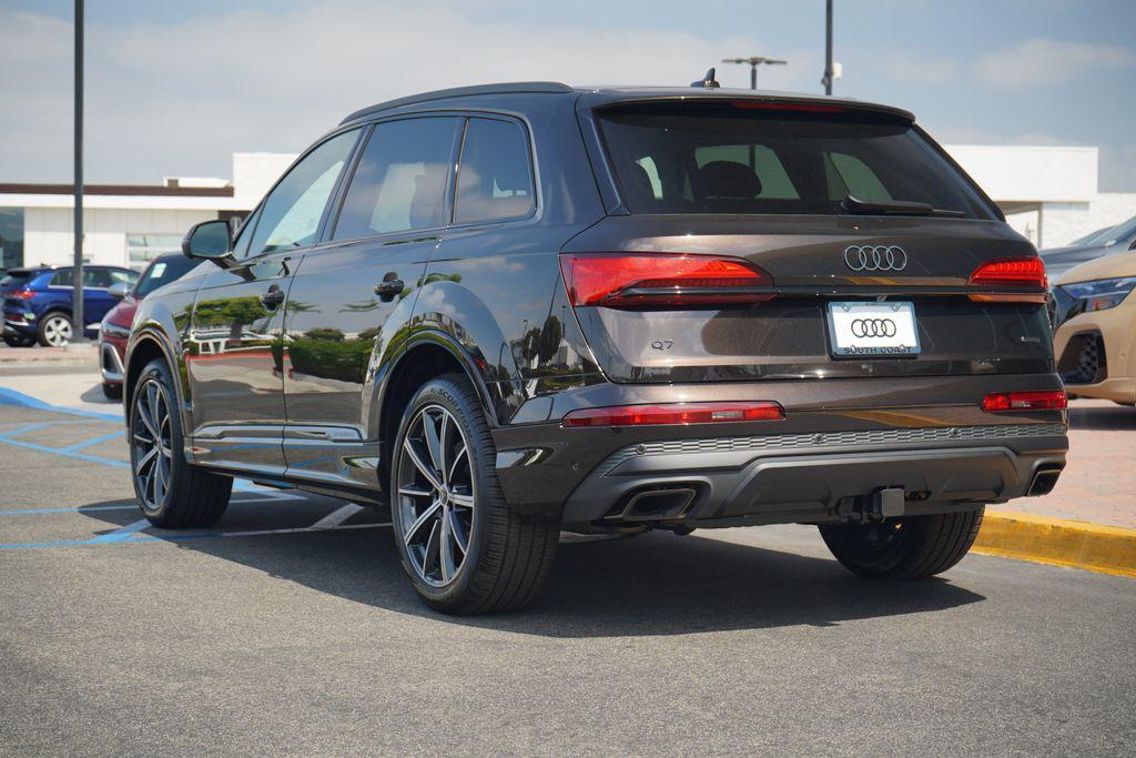 new 2025 Audi Q7 car, priced at $69,770