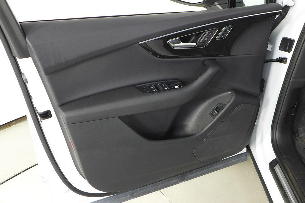 used 2023 Audi Q7 car, priced at $37,998