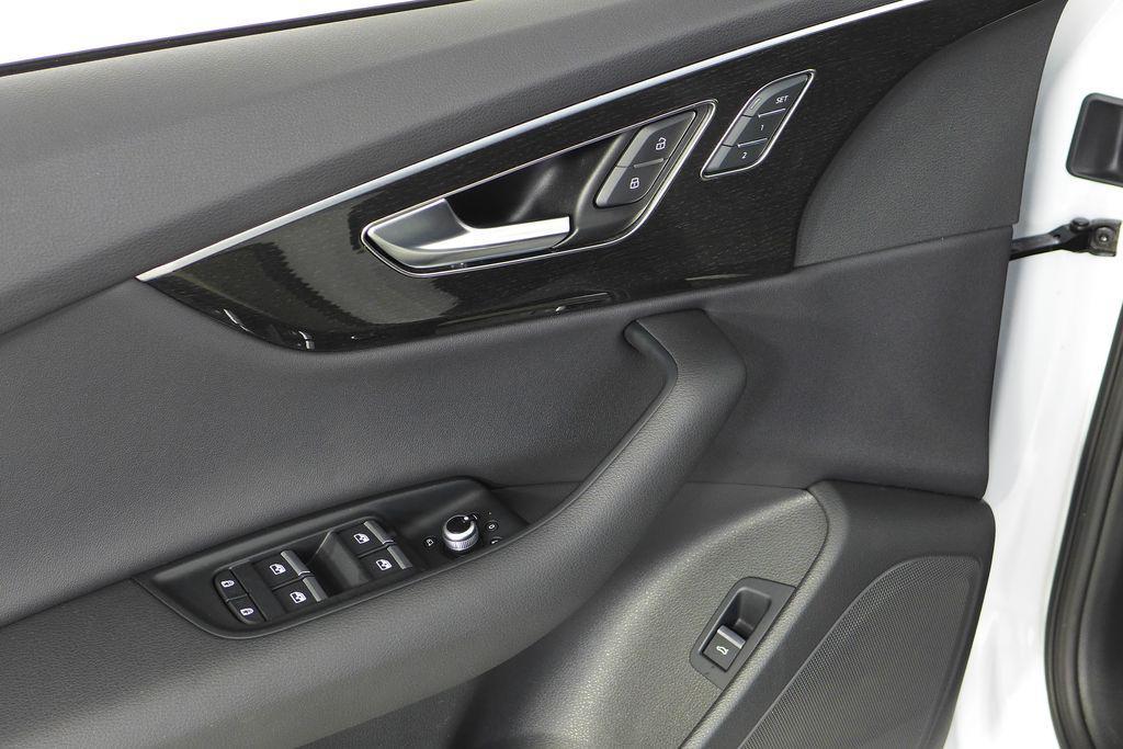 used 2023 Audi Q7 car, priced at $37,998