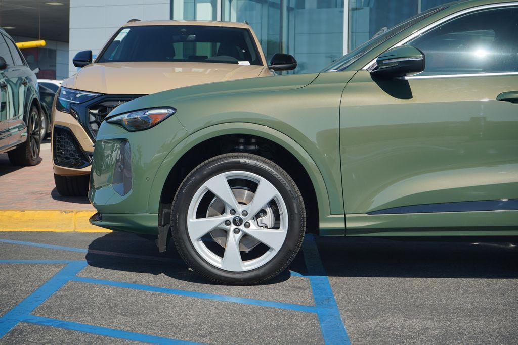 new 2025 Audi Q5 car, priced at $61,240