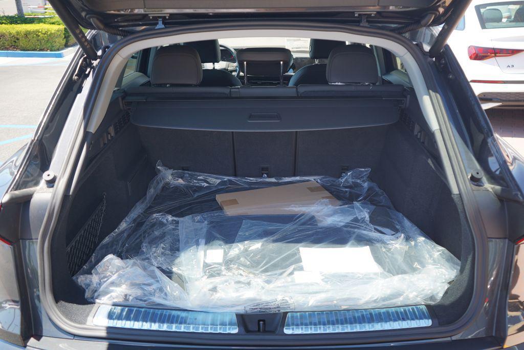 new 2025 Audi Q5 car, priced at $58,040