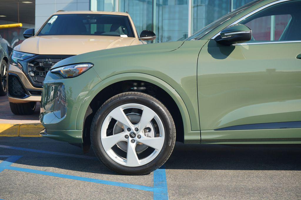 new 2025 Audi Q5 car, priced at $61,240