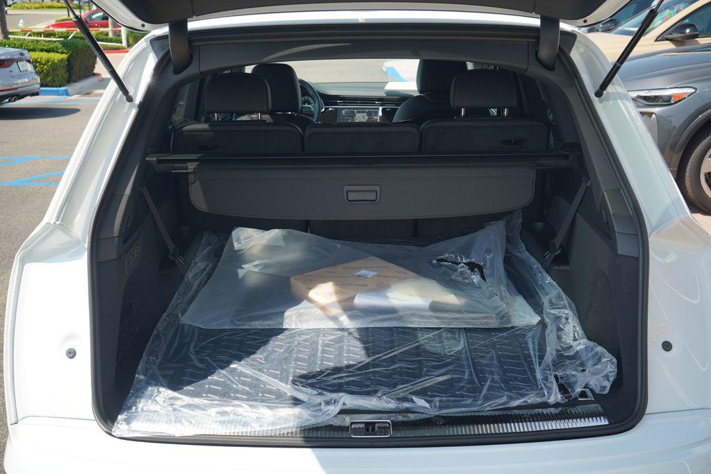 new 2026 Audi Q7 car, priced at $77,005