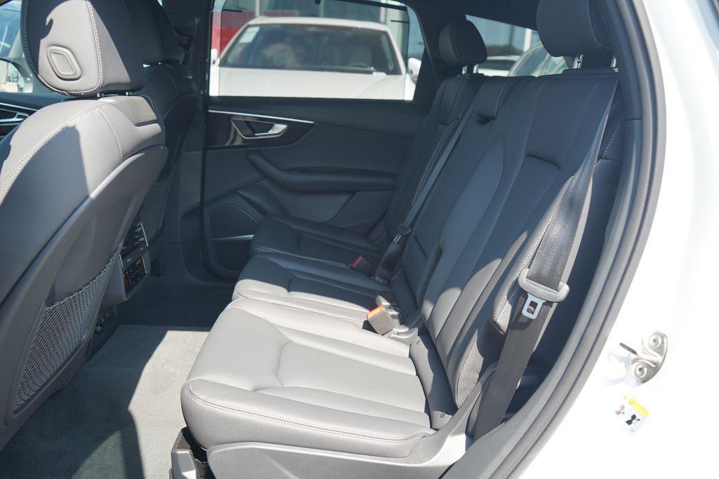 new 2026 Audi Q7 car, priced at $77,005
