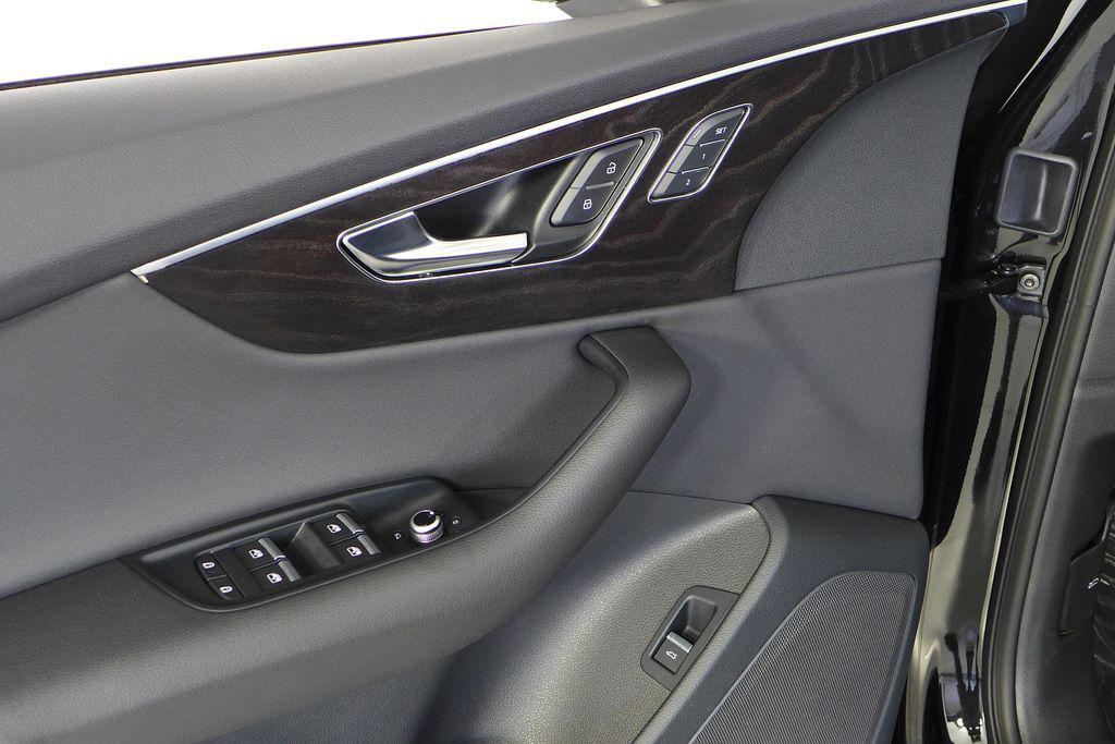 used 2022 Audi Q7 car, priced at $31,998