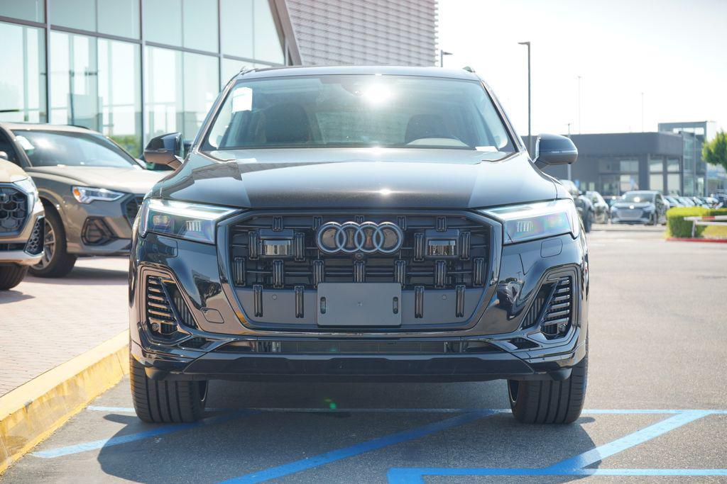 new 2025 Audi Q7 car, priced at $76,110