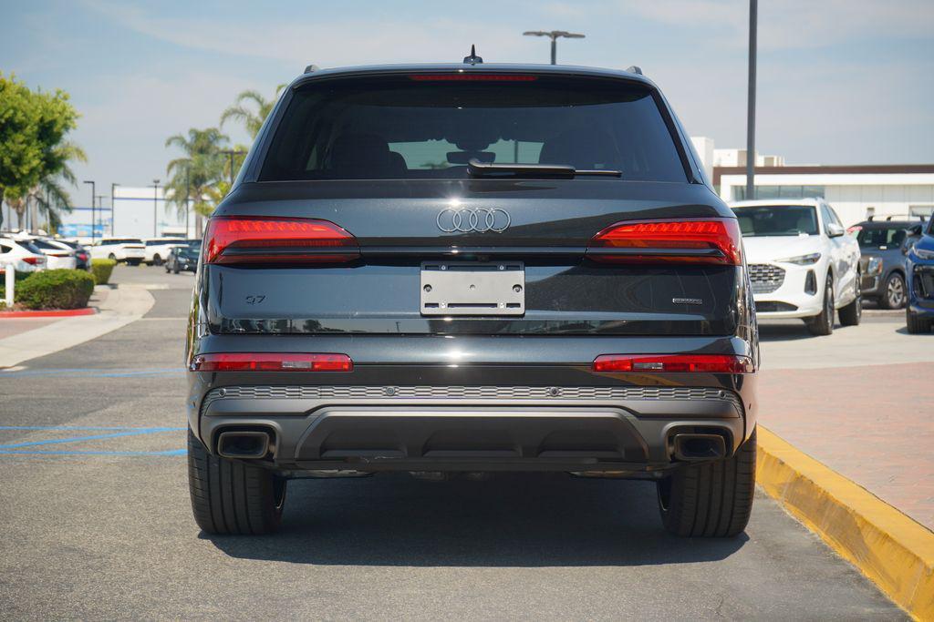 new 2025 Audi Q7 car, priced at $76,110