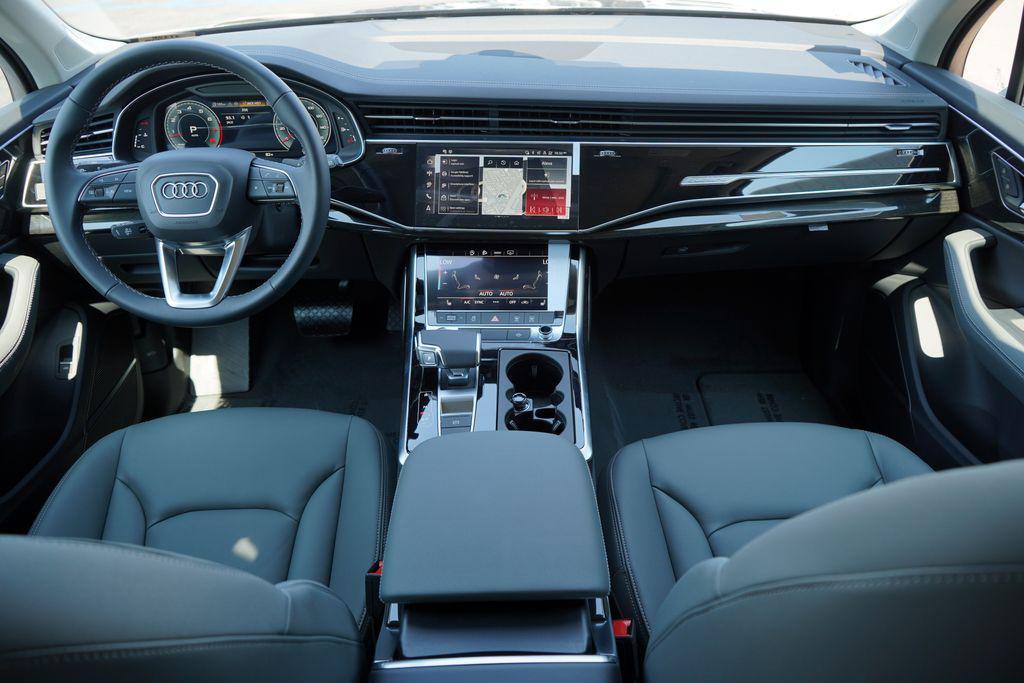 new 2025 Audi Q7 car, priced at $76,110