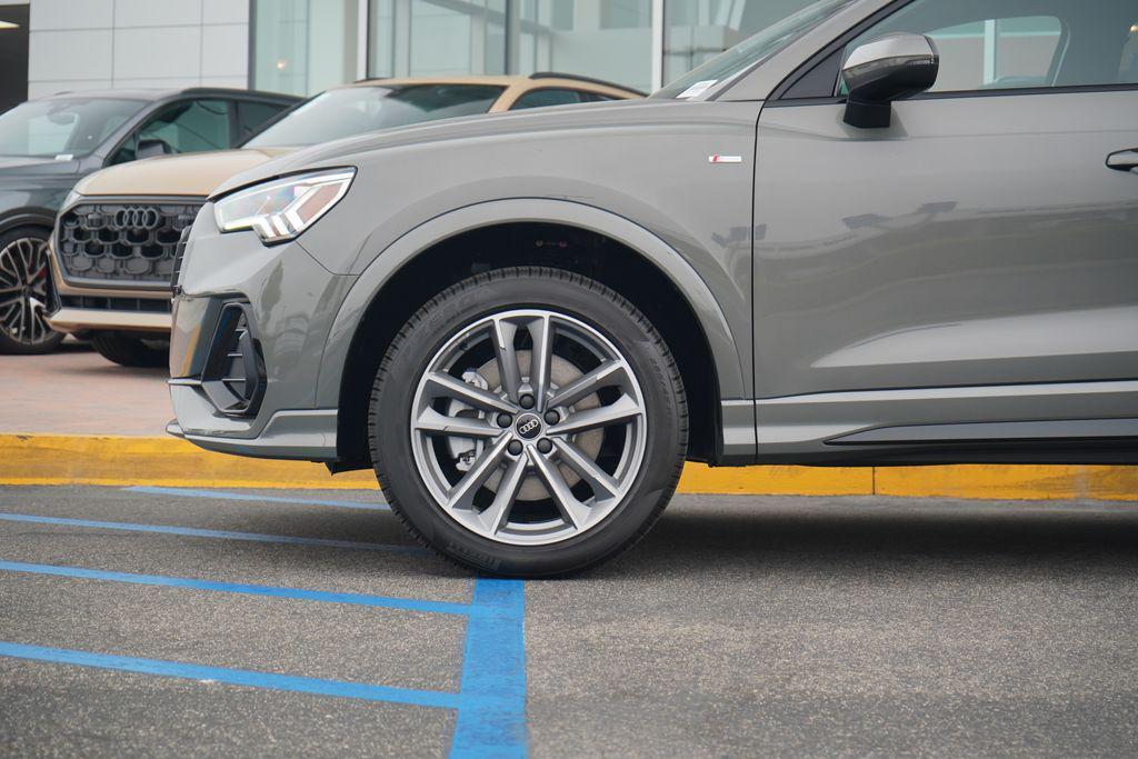 new 2025 Audi Q3 car, priced at $45,975