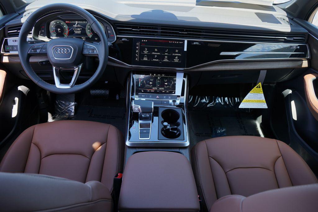 new 2025 Audi Q7 car, priced at $75,820