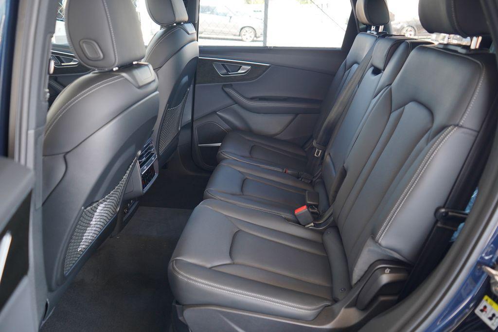 new 2025 Audi Q7 car, priced at $84,410