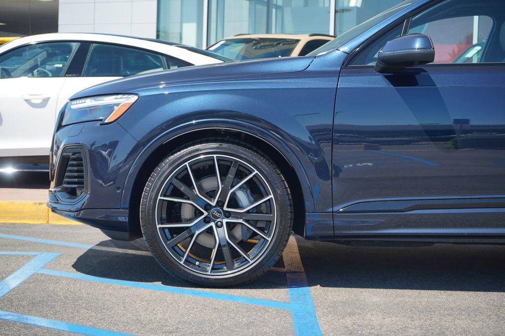 new 2025 Audi Q7 car, priced at $84,410