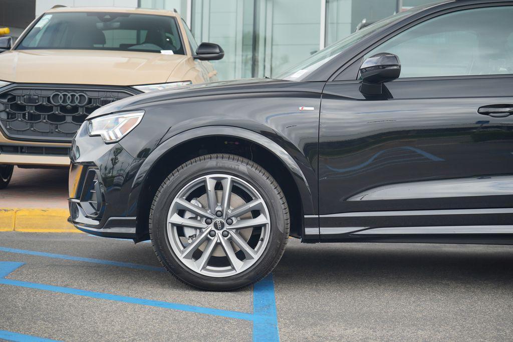 new 2025 Audi Q3 car, priced at $45,975