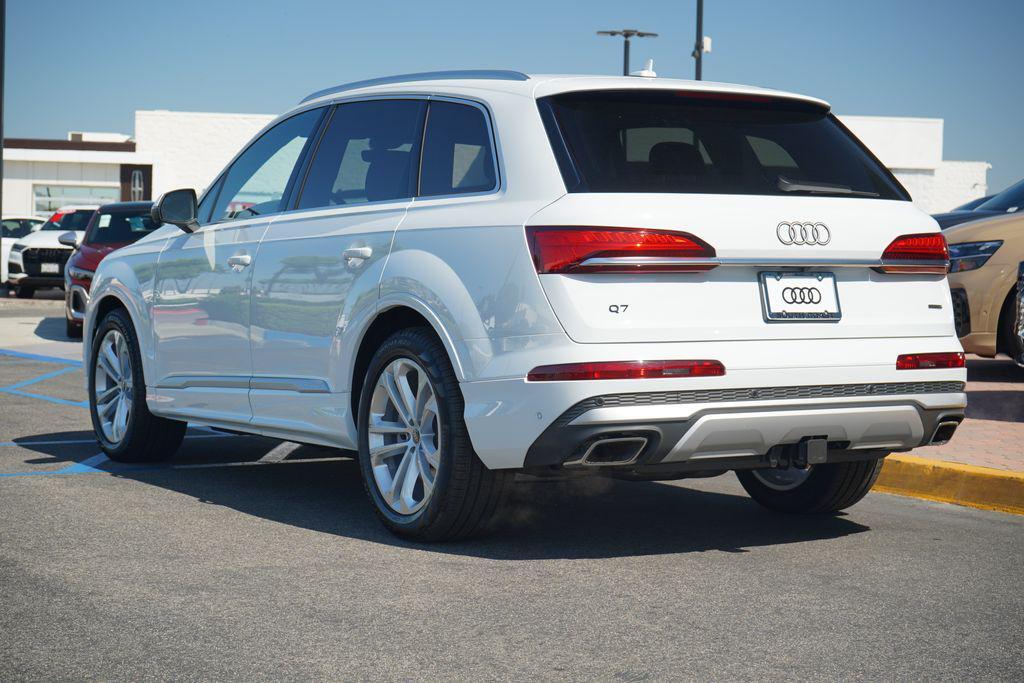 new 2025 Audi Q7 car, priced at $82,620