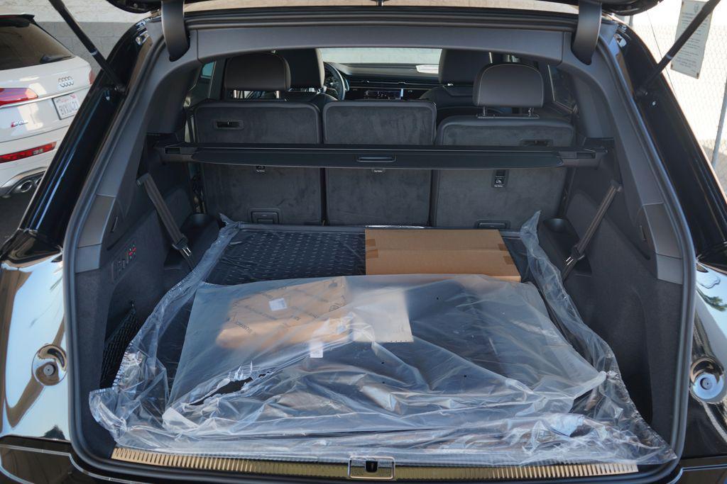 new 2026 Audi Q7 car, priced at $78,220