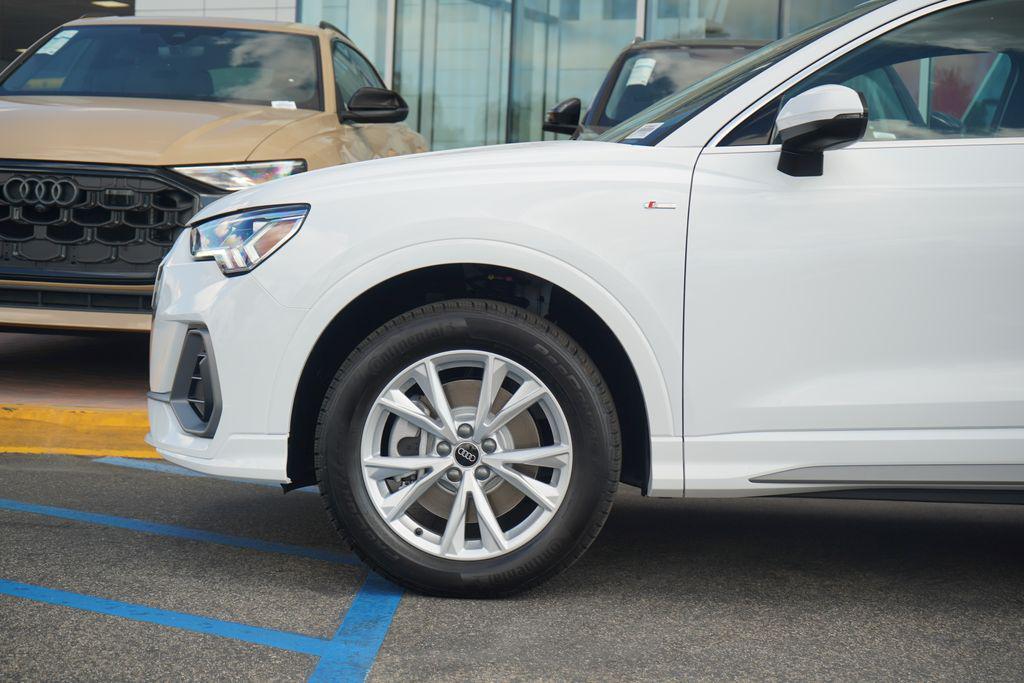 new 2025 Audi Q3 car, priced at $43,670
