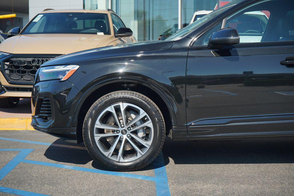 new 2026 Audi Q7 car, priced at $72,335