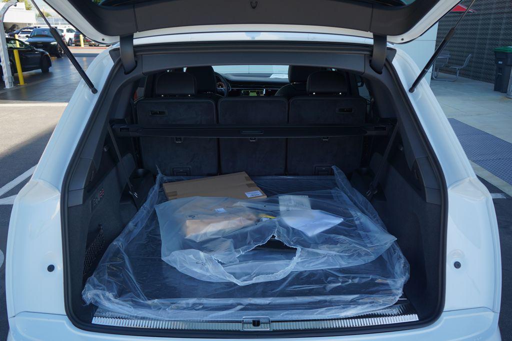 new 2026 Audi Q7 car, priced at $78,220