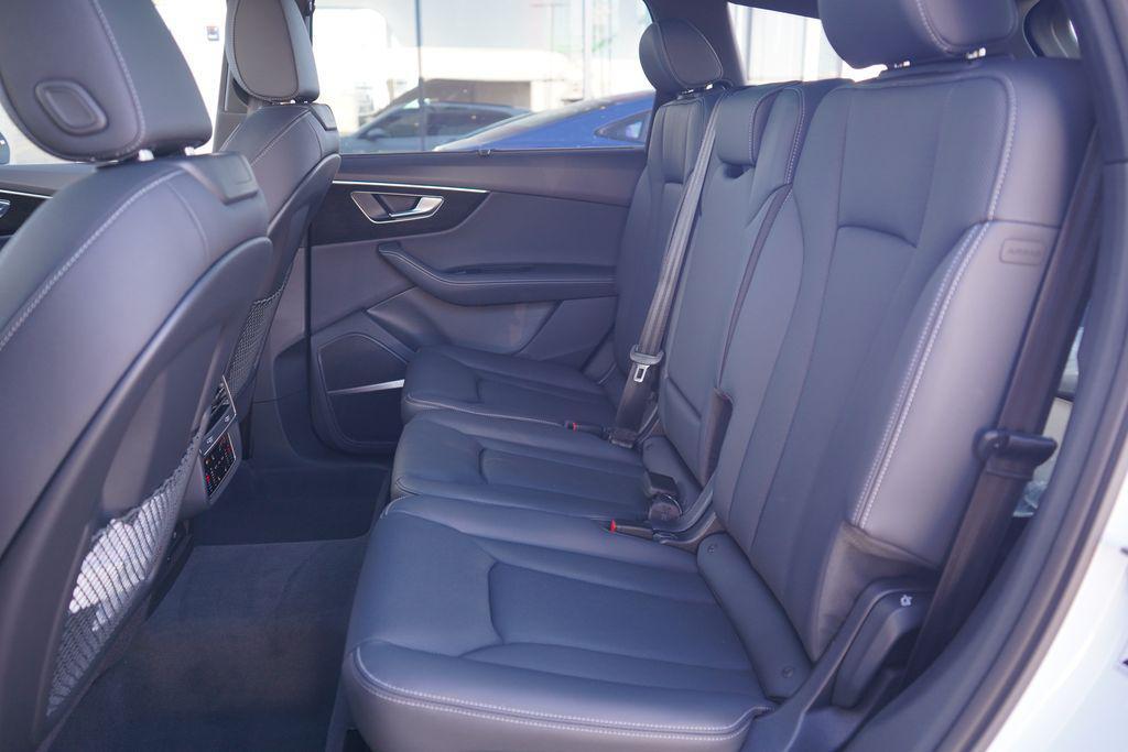 new 2026 Audi Q7 car, priced at $78,220