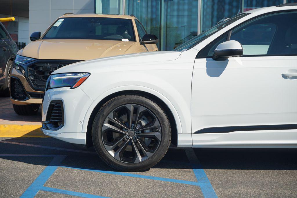 new 2026 Audi Q7 car, priced at $78,220