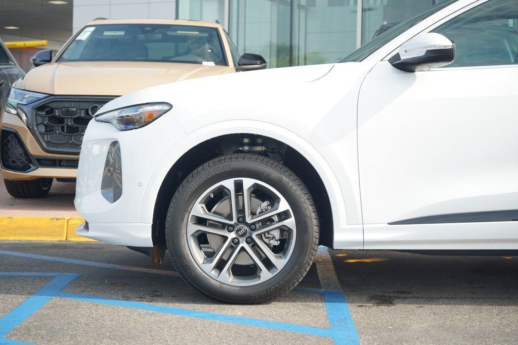 new 2025 Audi Q5 car, priced at $59,845