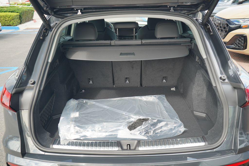 new 2025 Audi Q5 car, priced at $60,160