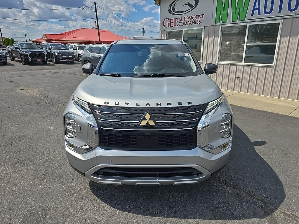 used 2022 Mitsubishi Outlander car, priced at $25,997