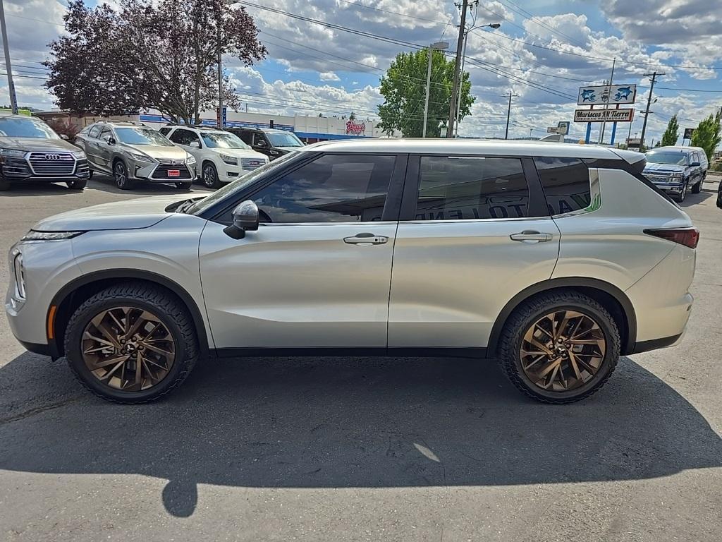 used 2022 Mitsubishi Outlander car, priced at $25,997