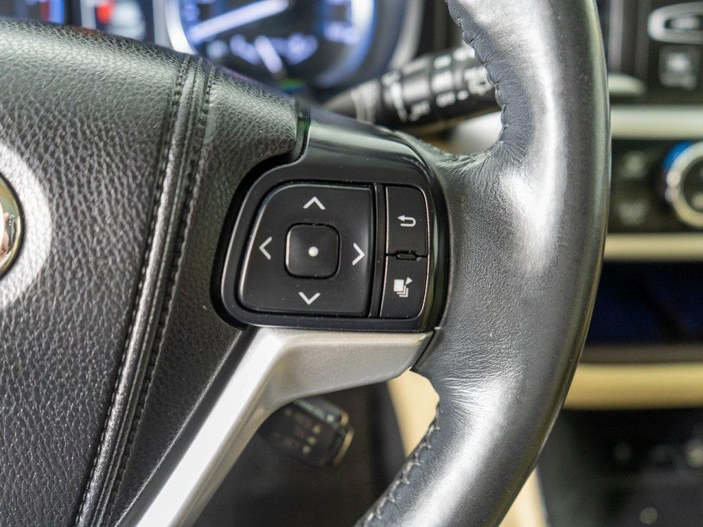 used 2014 Toyota Highlander car, priced at $17,994