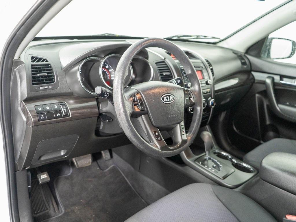 used 2011 Kia Sorento car, priced at $5,500