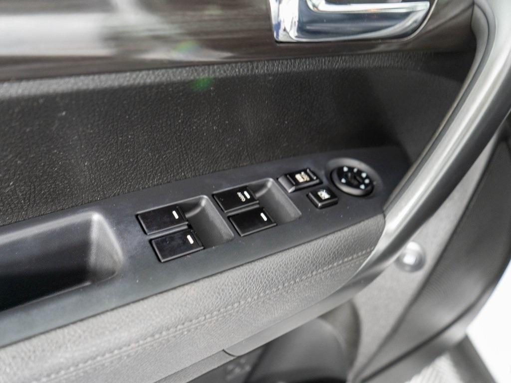 used 2011 Kia Sorento car, priced at $5,500