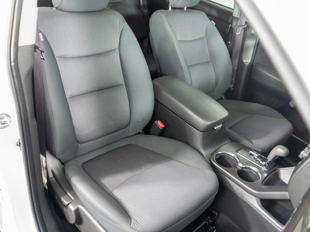 used 2011 Kia Sorento car, priced at $5,500