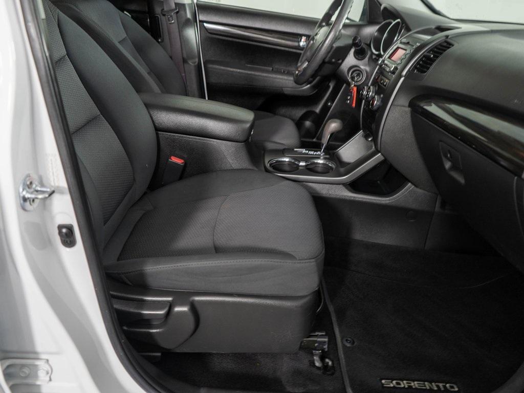 used 2011 Kia Sorento car, priced at $5,500