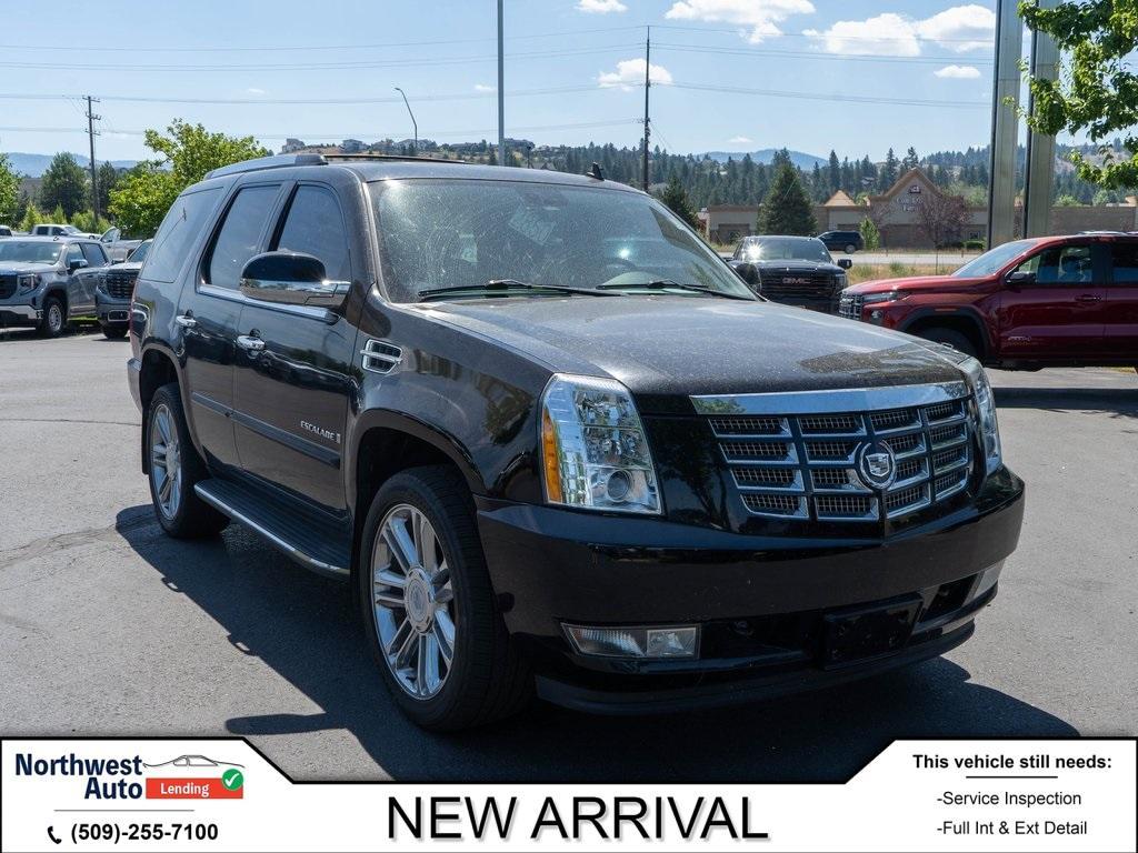 used 2008 Cadillac Escalade car, priced at $10,995