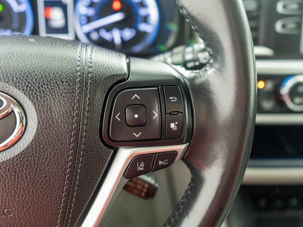 used 2017 Toyota Highlander Hybrid car, priced at $22,995