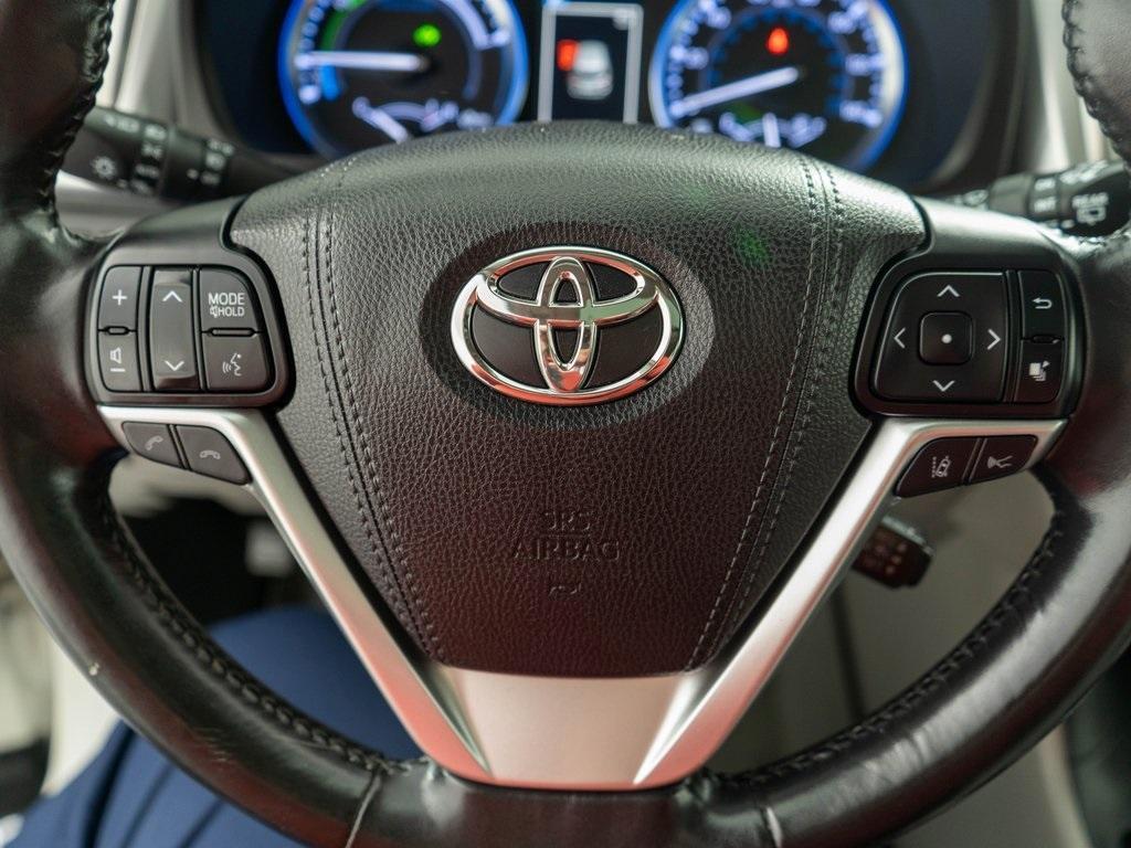 used 2017 Toyota Highlander Hybrid car, priced at $22,995