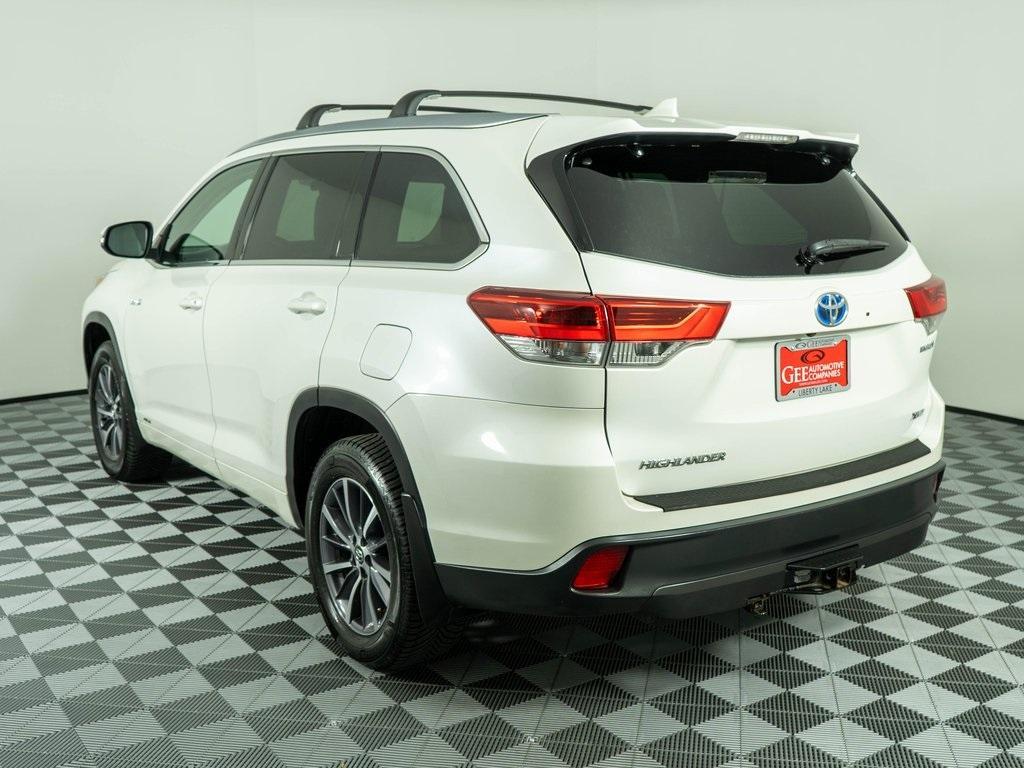 used 2017 Toyota Highlander Hybrid car, priced at $22,995