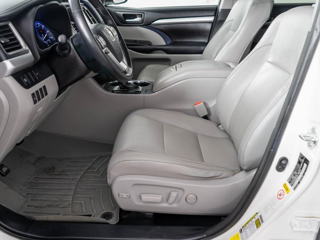 used 2017 Toyota Highlander Hybrid car, priced at $22,995