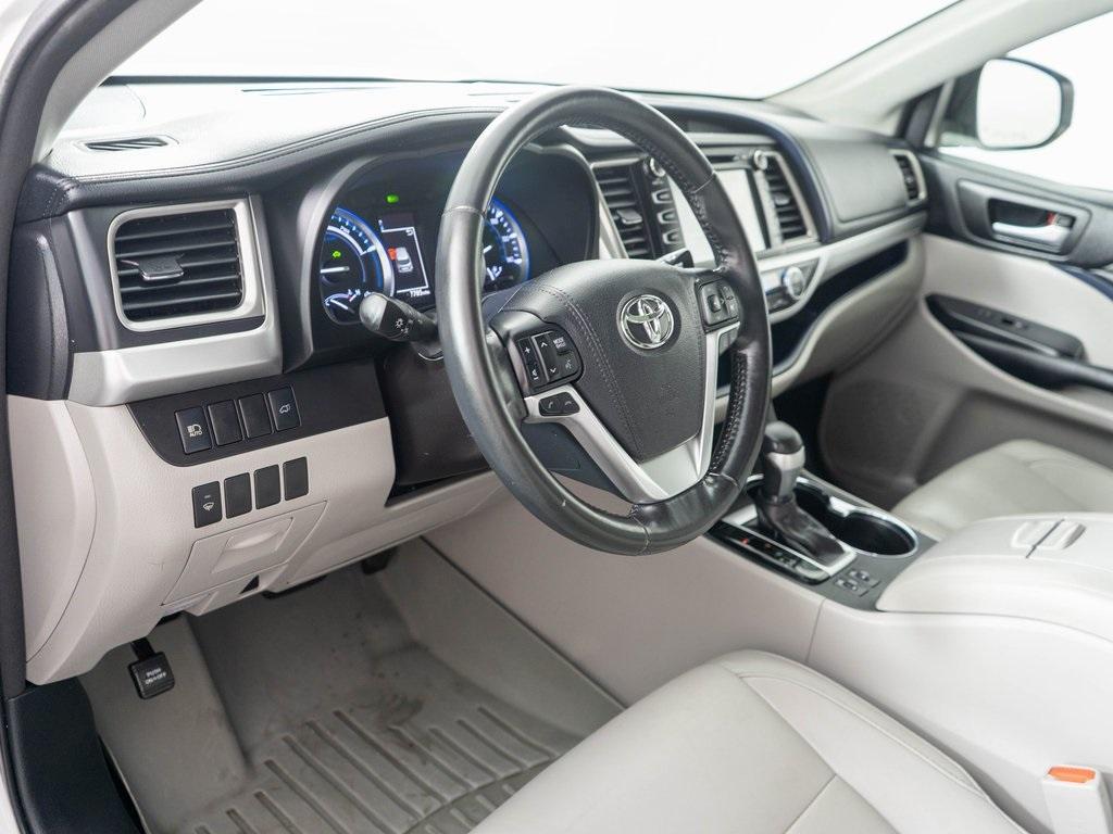 used 2017 Toyota Highlander Hybrid car, priced at $22,995