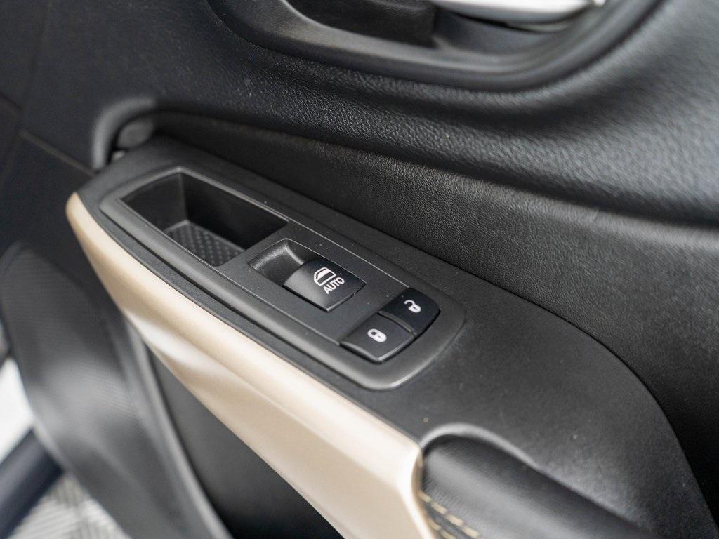 used 2018 Jeep Cherokee car, priced at $10,998