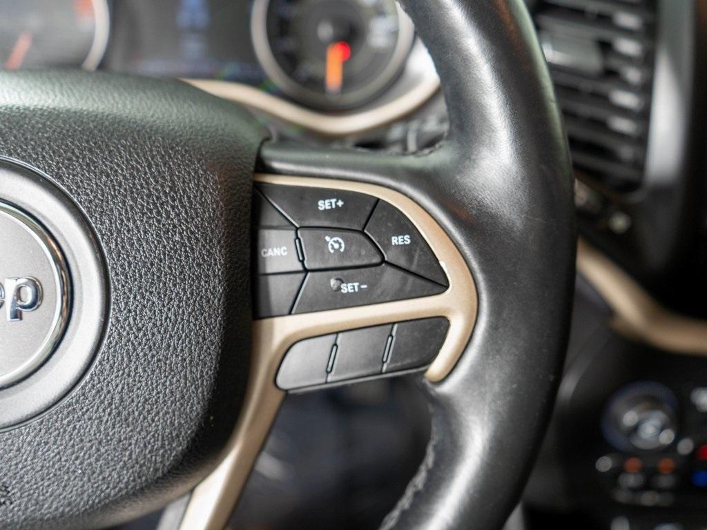 used 2018 Jeep Cherokee car, priced at $10,998