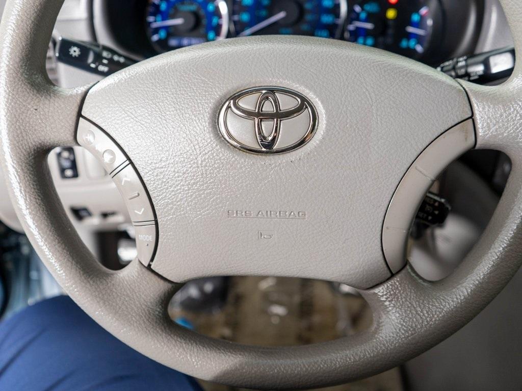 used 2006 Toyota Sienna car, priced at $8,989