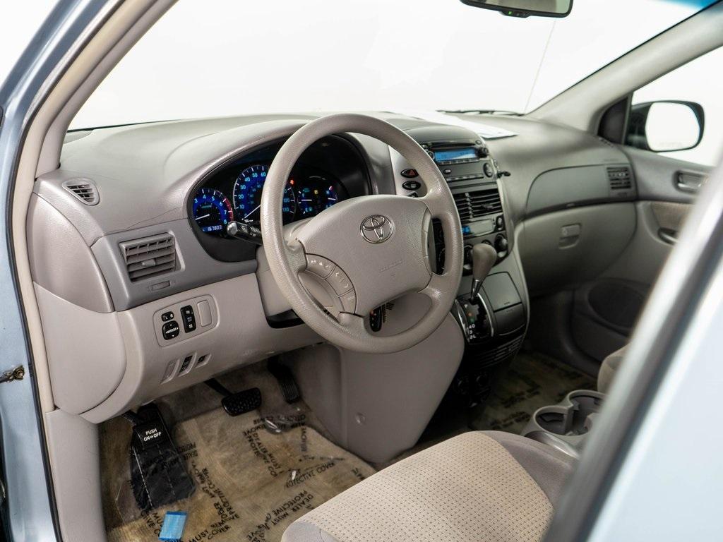 used 2006 Toyota Sienna car, priced at $8,989